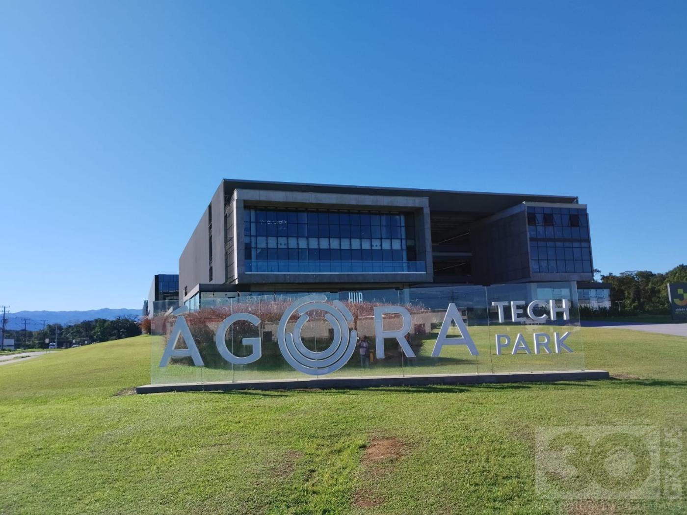 Sala comercial para alugar  no Distrito Industrial Norte - Joinville, SC. Imóveis
