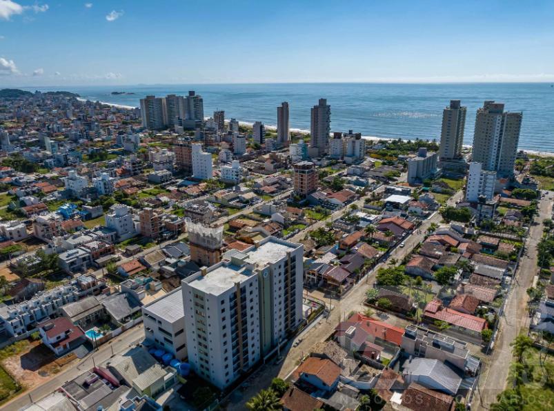 Apartamento à venda  no Itacolomi - Balneário Piçarras, SC. Imóveis