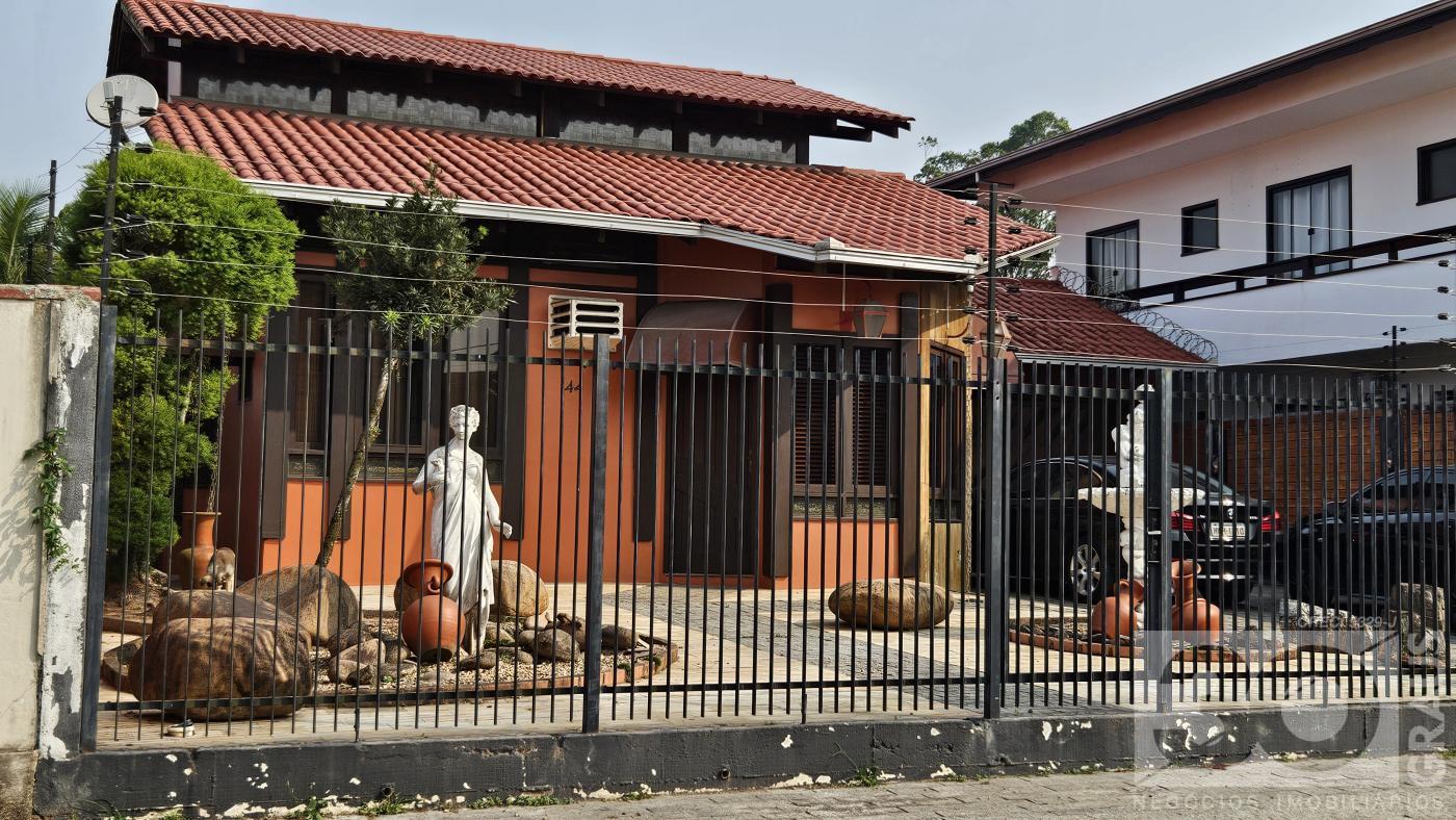 Casa à venda  no Bucarein - Joinville, SC. Imóveis