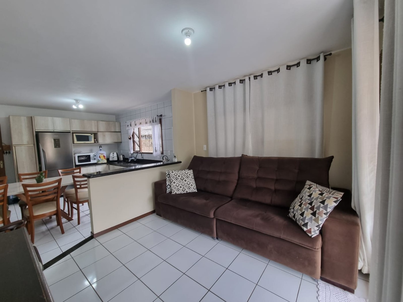 Casa com 2 Dormitórios à venda, 70 m² por R$ 640.000,00 Casa com 2 Dormitórios à venda, 70 m² por R$ 640.000,00