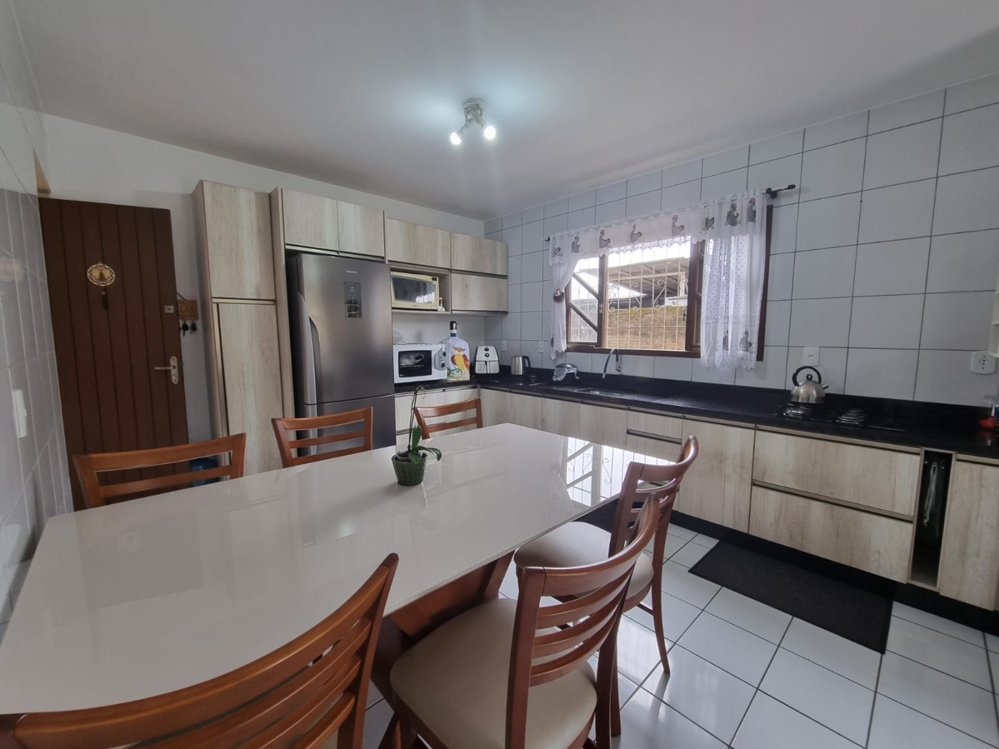 Casa com 2 Dormitórios à venda, 70 m² por R$ 640.000,00 Casa com 2 Dormitórios à venda, 70 m² por R$ 640.000,00