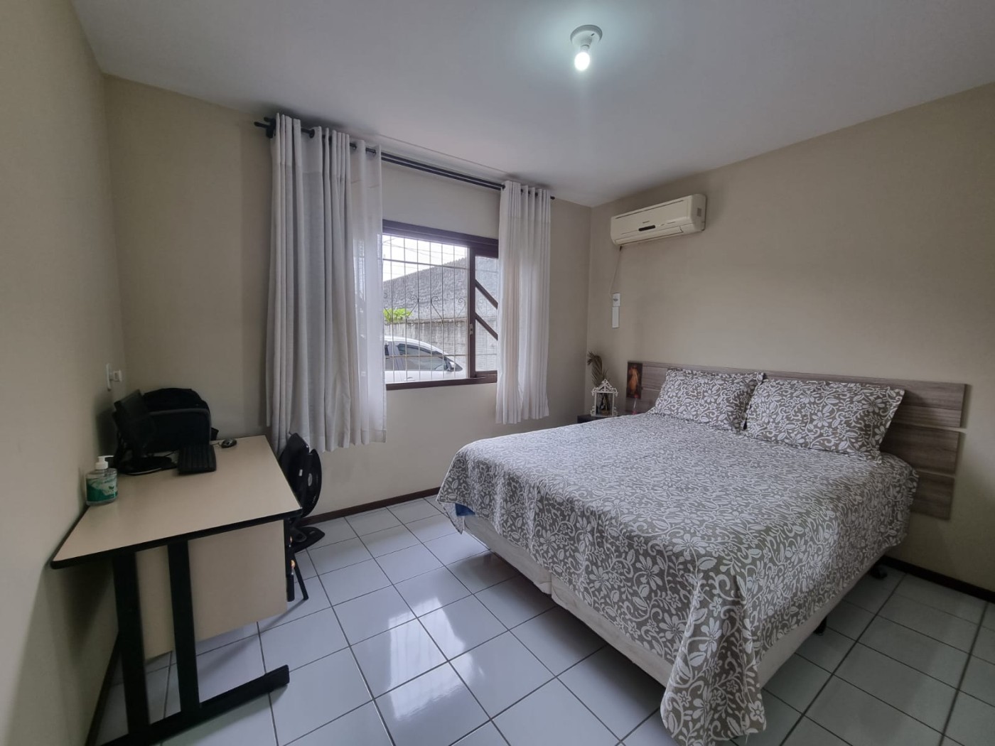 Casa com 2 Dormitórios à venda, 70 m² por R$ 640.000,00 Casa com 2 Dormitórios à venda, 70 m² por R$ 640.000,00